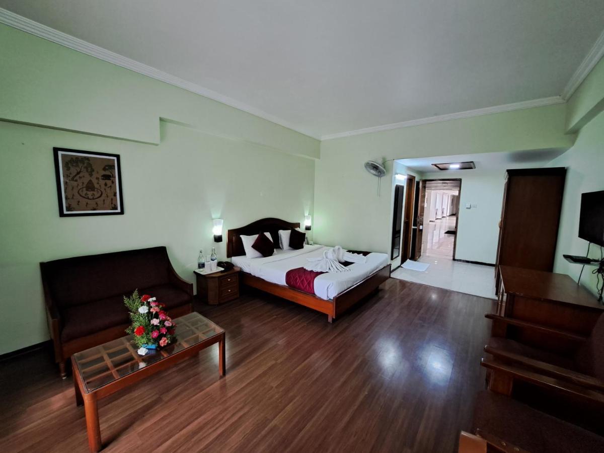 Hotel Preethi Classic Towers Udagamandalam Exterior foto