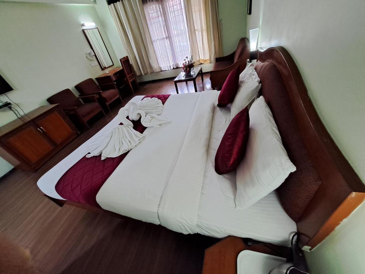 Hotel Preethi Classic Towers Udagamandalam Exterior foto