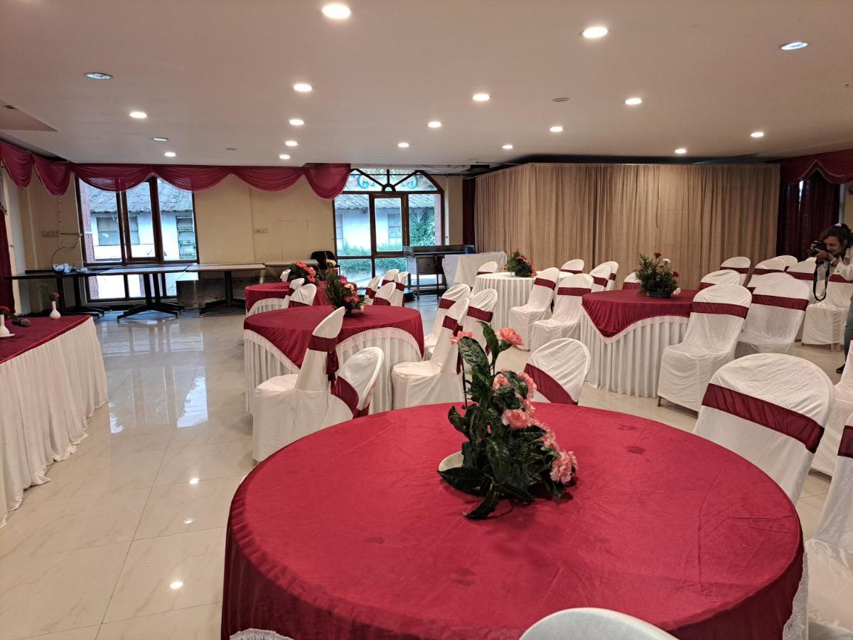 Hotel Preethi Classic Towers Udagamandalam Exterior foto